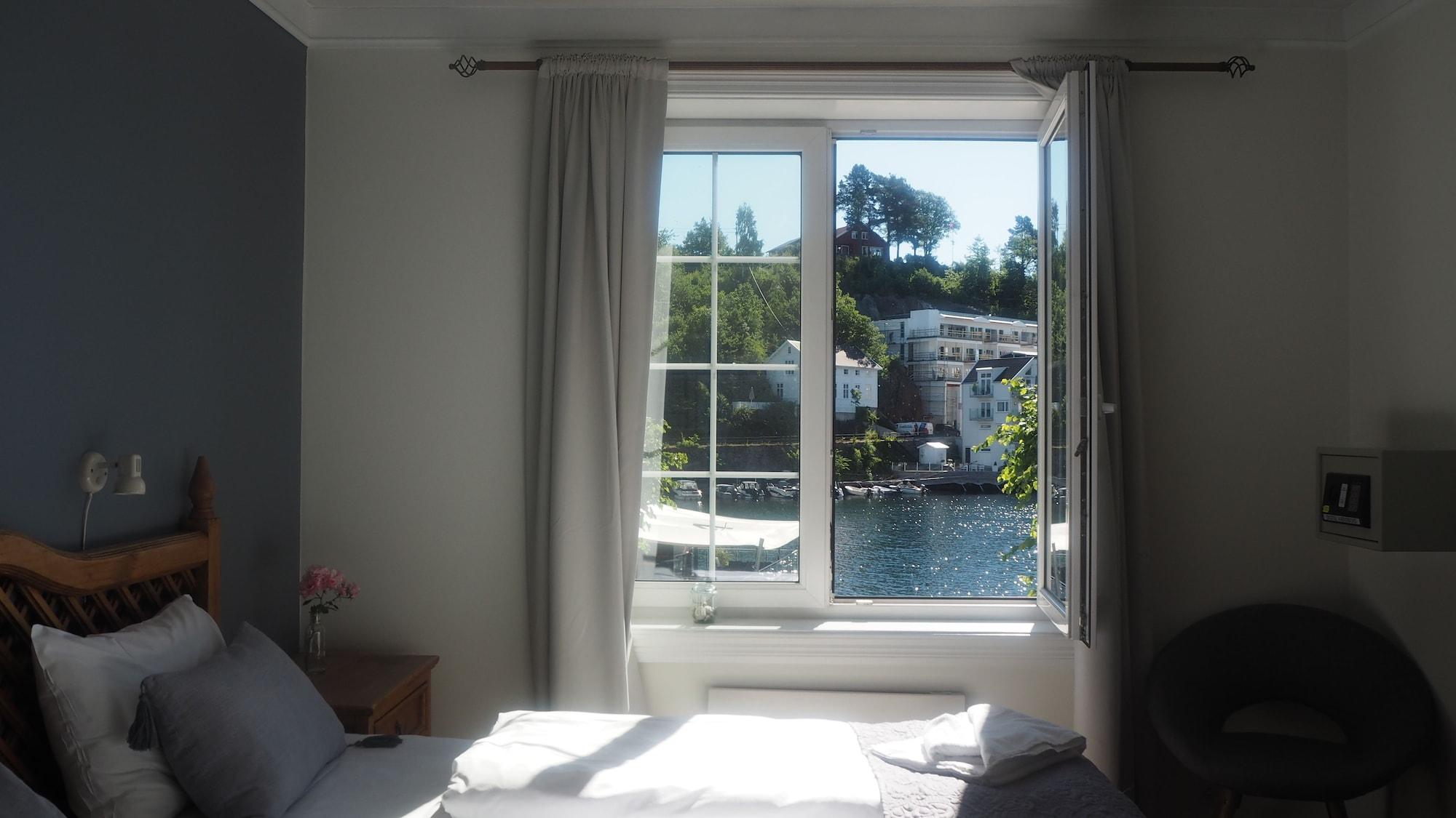 Tvedestrand Fjordhotell - Unike Hoteller Экстерьер фото
