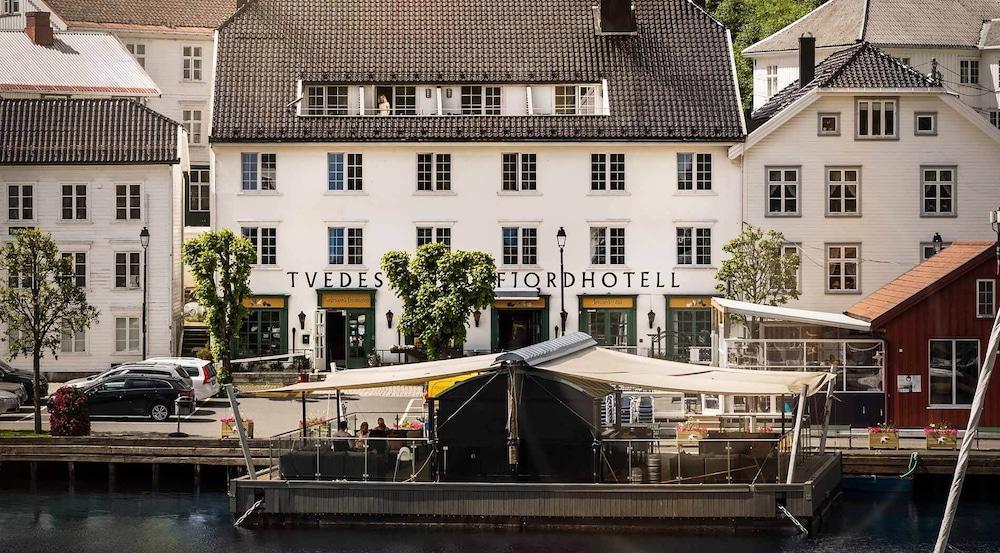 Tvedestrand Fjordhotell - Unike Hoteller Экстерьер фото