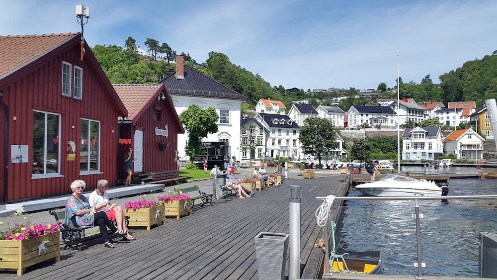 Tvedestrand Fjordhotell - Unike Hoteller Экстерьер фото
