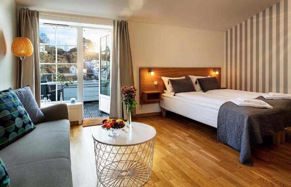 Tvedestrand Fjordhotell - Unike Hoteller Экстерьер фото